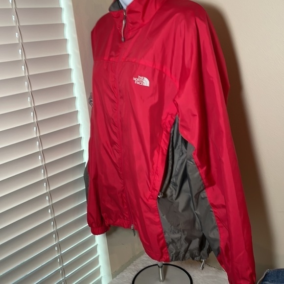 THE North Face Lined Windbreaker Size Medium - Picture 4 of 10
